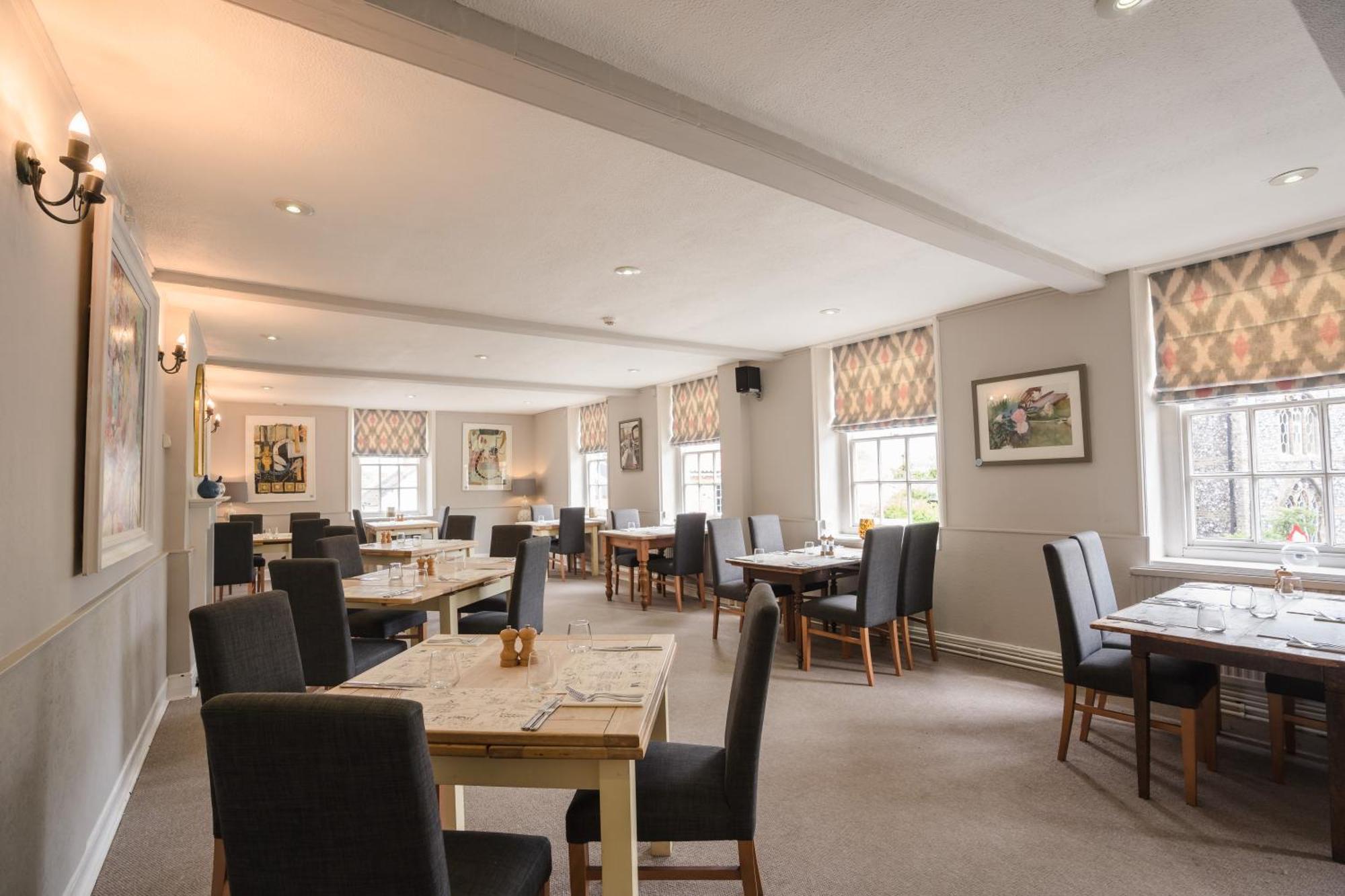 The Loddon Swan Bed & Breakfast Exterior photo