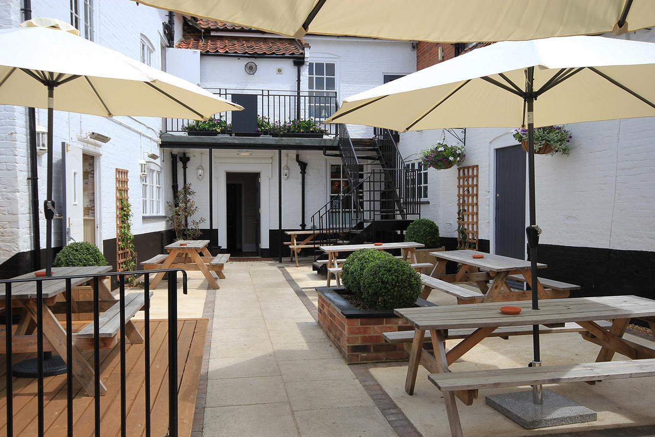 The Loddon Swan Bed & Breakfast Exterior photo
